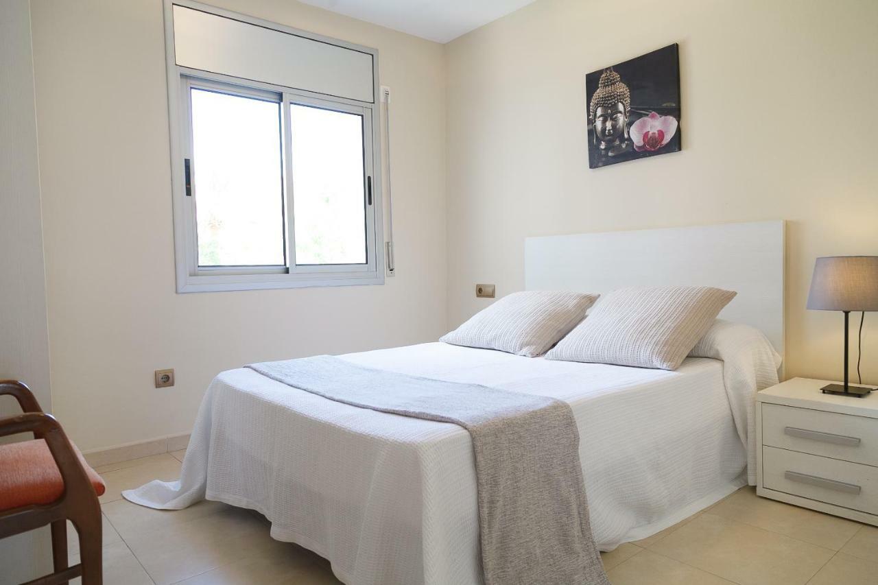 Uhc Rodas Apartments Салоу Экстерьер фото
